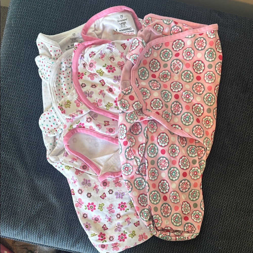 SwaddleMe Pink and White Floral Swaddles